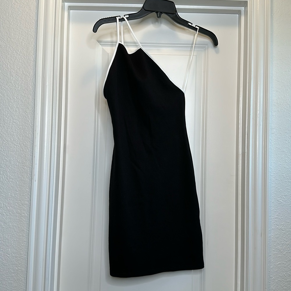 Zara black and white one shoulder mini dress Sz Small‎ NWT!